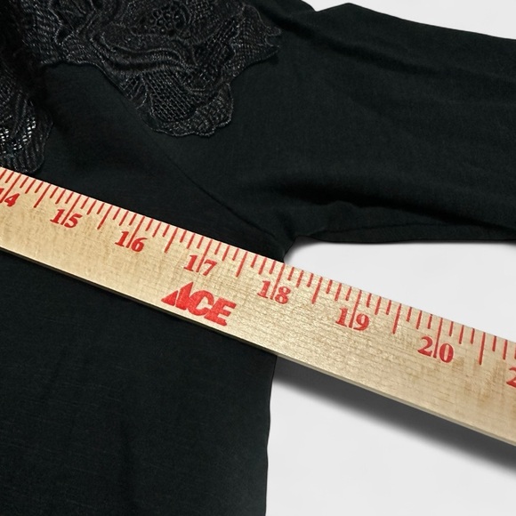 Anthropologie Meadow Rue Top Womens Medium Cold Shoulder Lace Accent Blouse Boho - Picture 12 of 14